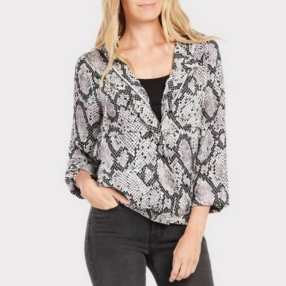 New Chaser Cropped Flap panel snake jacket Size Medium - Picture 1 of 8